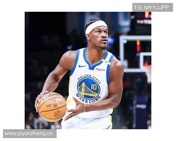 有意思，勇士吉米·巴特勒对主帅科尔被驱逐出场的反应堪称完美